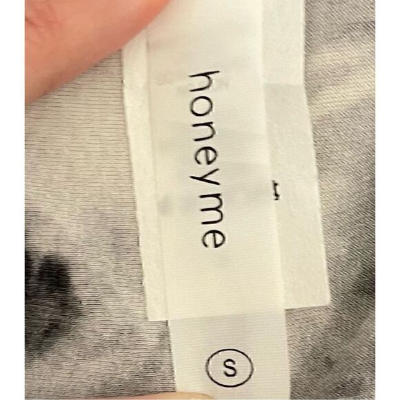 Honeyme GABBY FLORAL PRINT 3/4 SLEEVE TOP - CHARCOAL GREY - Picture 8 of 9